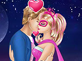 Супер Барби любит поцелуи